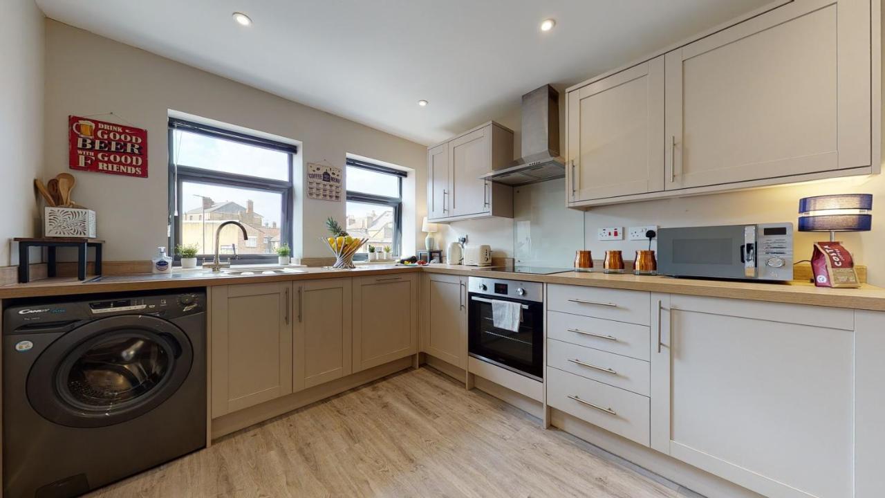 Apartment Chatham Serviced By Hosty Lets *