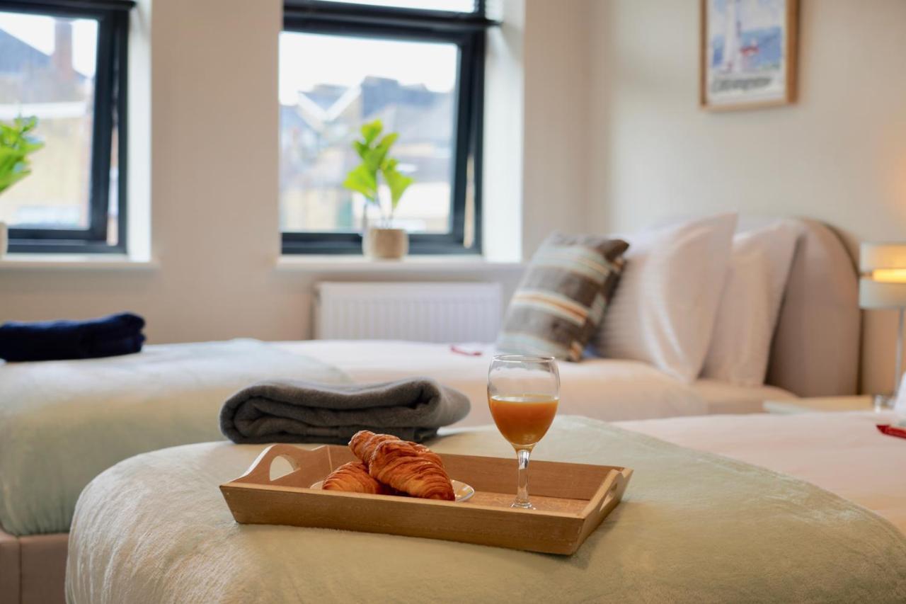 Chatham Serviced By Hosty Lets Apartment *